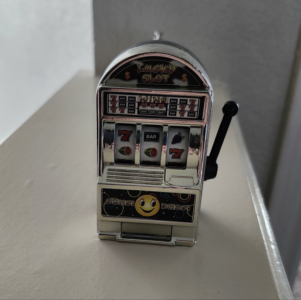 Miniature Sl0t Machine Gambler Decor / Toy Doll House Sized
